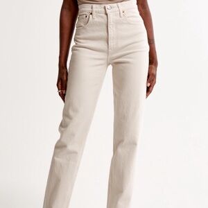 A&F Women's Curve Love Ultra High Rise 90s Straight Jean white